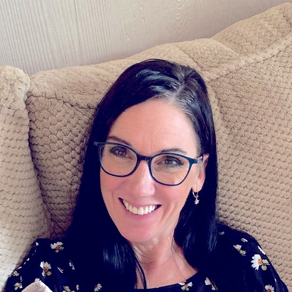 Meet your Posher, Dana - Picture 2 of 2